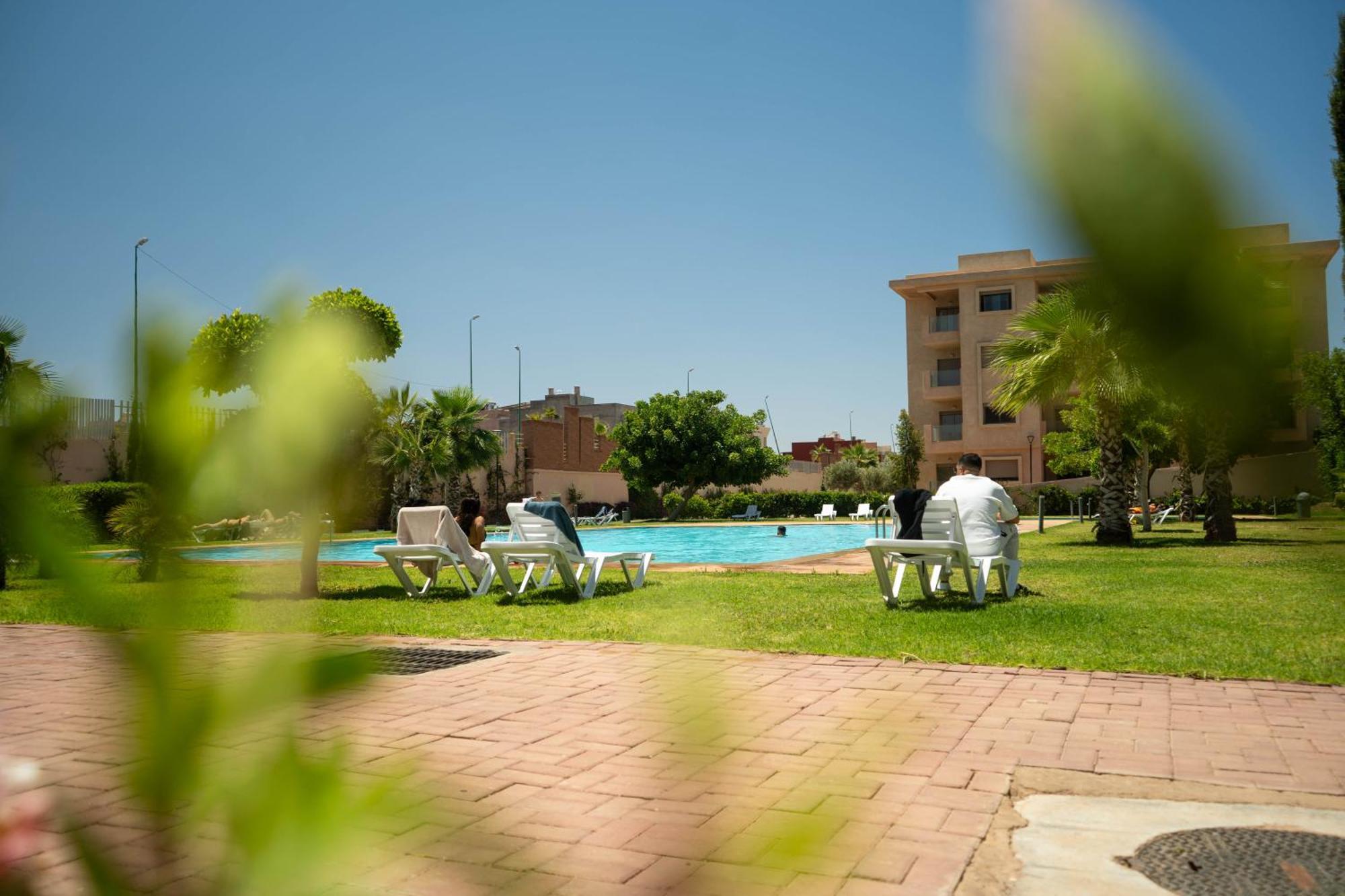 Magnifique Appartement Moderne De 2 Chambres Avec Piscine A 10 Min Du Centre De Marrakech Μαρακές Εξωτερικό φωτογραφία
